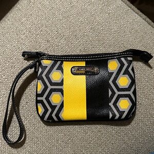 Nine West Geometric Black and Yellow Wristlet